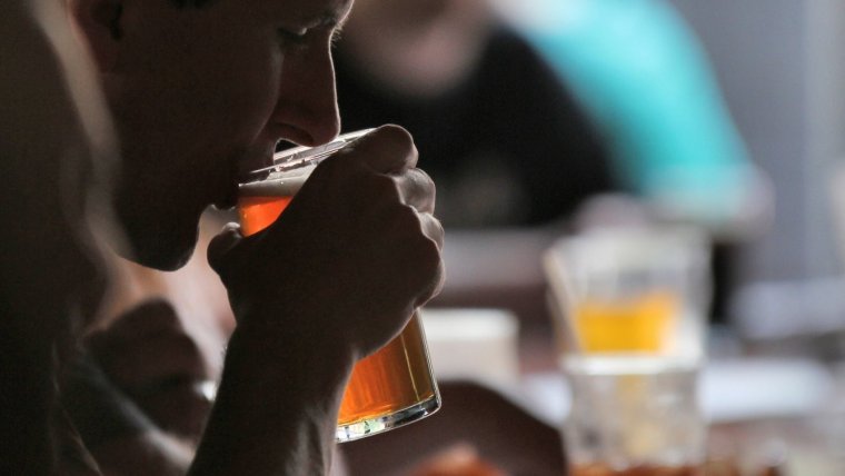 El consumo de alcohol 