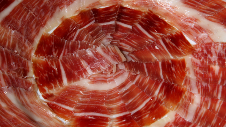 El embutido más famoso de España es el jamón ibérico. | .