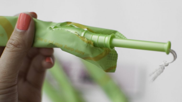 El síndrome del shock tóxico se ha relacionado con la utilización de tampones superabsorbentes.