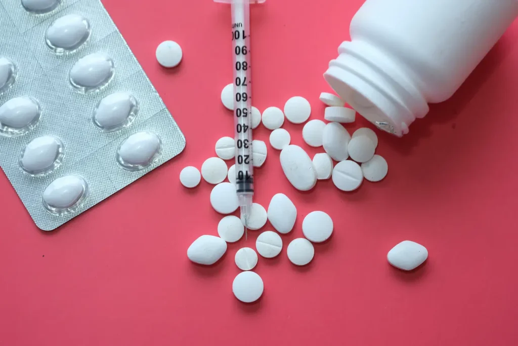 El VIH/SIDA puede acarrear otras complicaciones como tumores, Sarcoma de Karposi u otras infecciones. 