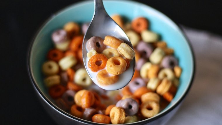 Los cereales industriales contienen un alto porcentaje de azúcares refinados. 

