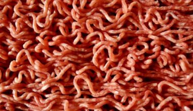 La carne picada que se vende en bandejas suele contener una proporción muy alta de grasas y conservantes.