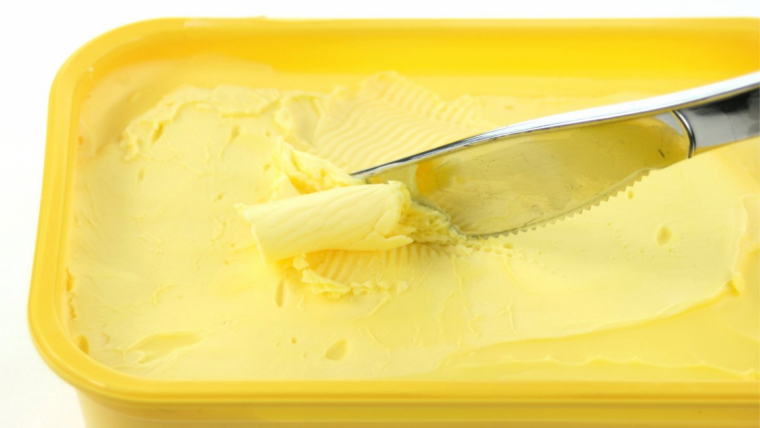 La margarina es un alimento ultraprocesado rico en grasas trans.

