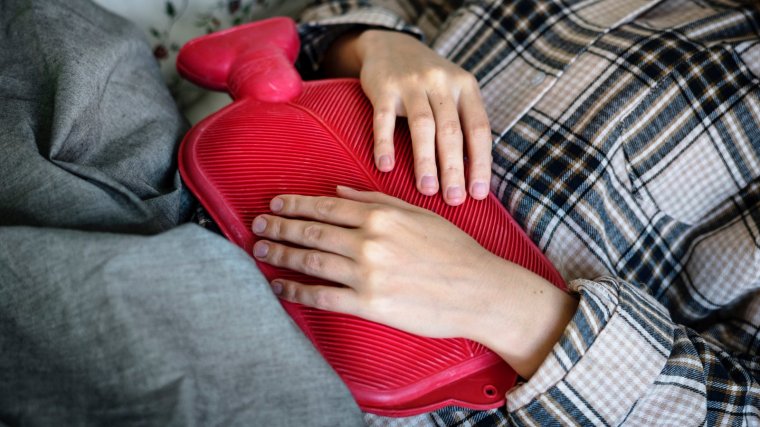 Las propiedades del hinojo ayudan a aliviar el dolor provocado por los cólicos y la menstruación. 
