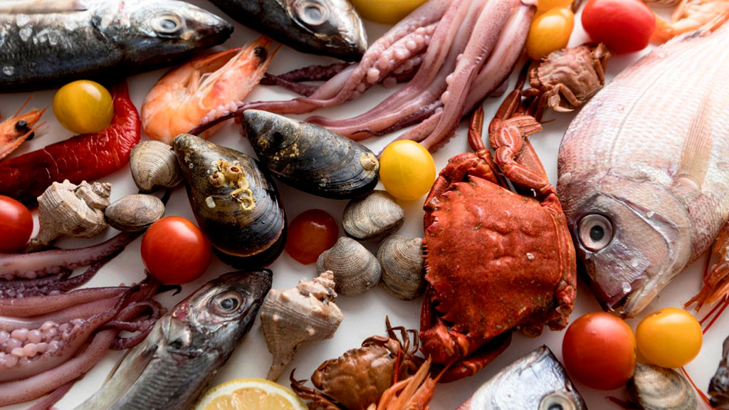 Los mejillones y el pulpo son dos tipos de mariscos muy diferentes.
