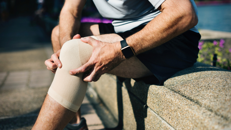 El dolor articular es uno de los síntomas habituales de la enfermedad de Addison.