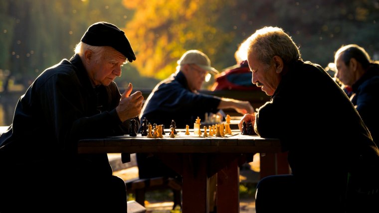 El tipo de afasia progresiva primaria se asocia con enfermedades neurodegenerativas como el Alzheimer. 