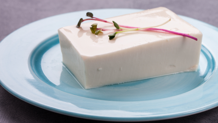 En Japón, el cloruro de magnesio o nigari es utilizado para preparar tofu. | .

