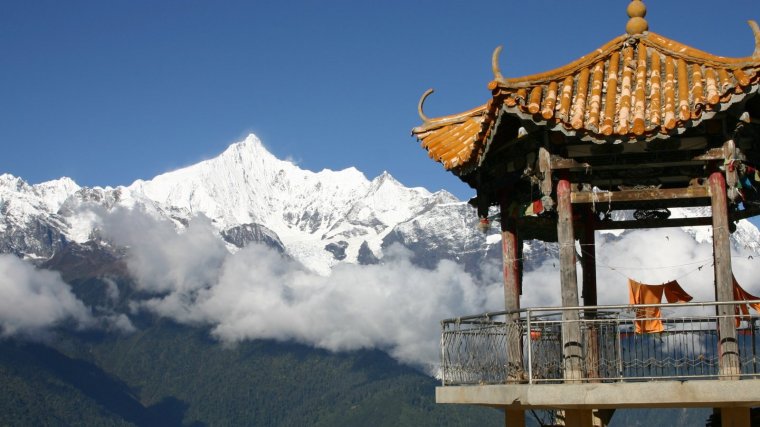La sal del Himalaya se obtiene por extracción minera en las montañas pakistaníes al sur del continente asiático.