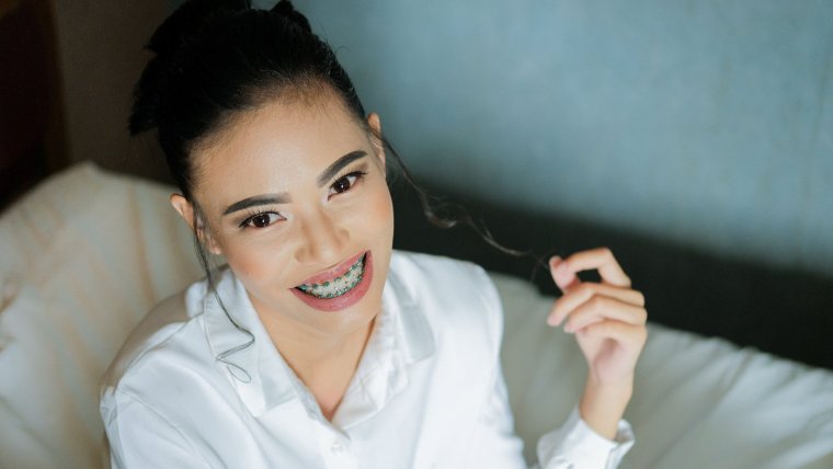 Las ortodoncias son una de las principales causas de aparición de llagas en la boca.
