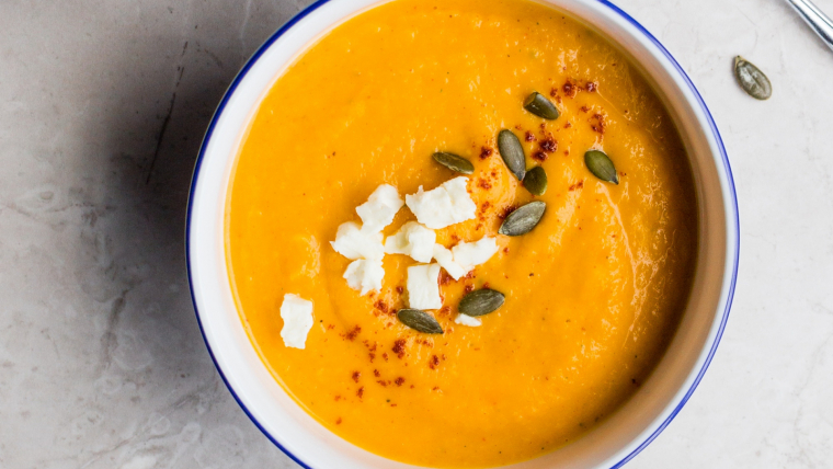 Las semillas de calabaza se pueden consumir tanto crudas, como horneadas o incluso en forma de leche vegetal.
