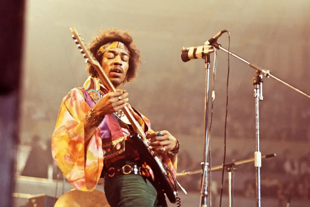 Cantantes famosos que murieron de sobredosis - Jimi Hendrix | .
